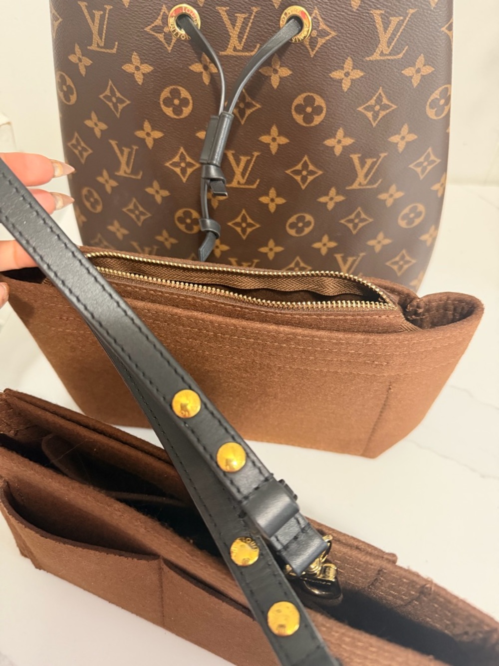 Louis Vuitton Monogram Canvas Black Trim Drawstring Shoulder Bag - Picture 3 of 9
